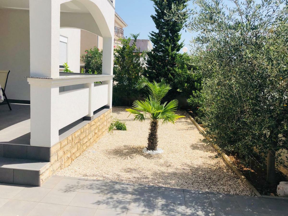 Vir Holidays Exterior foto