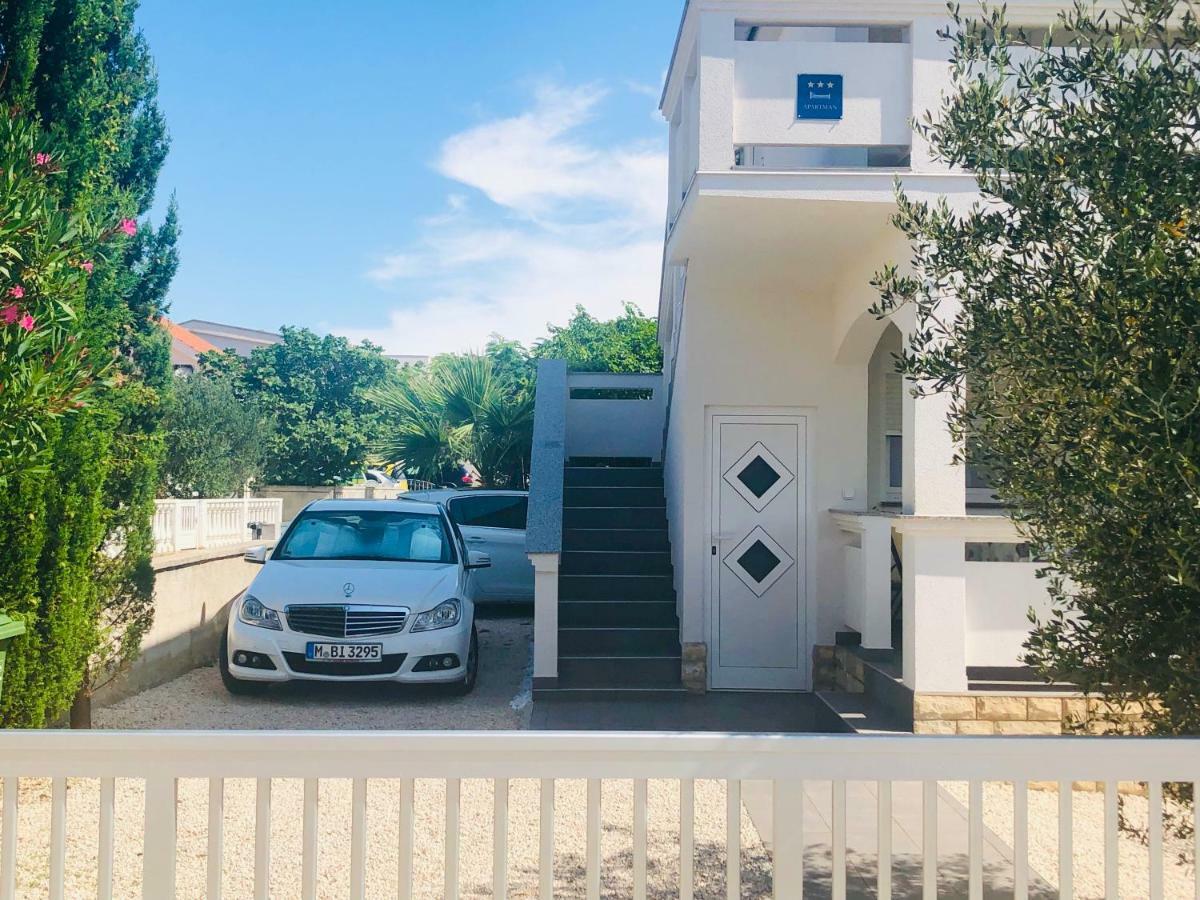 Vir Holidays Exterior foto
