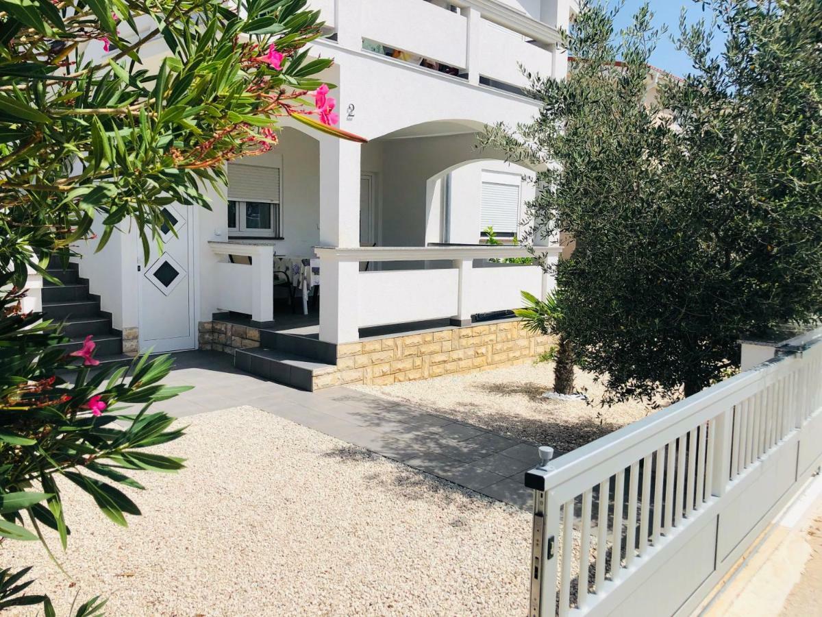 Vir Holidays Exterior foto